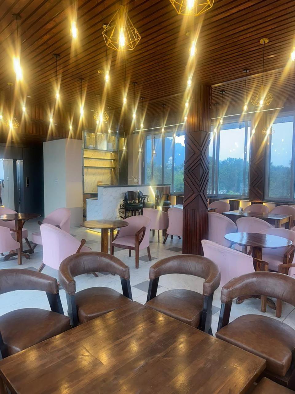 The Grand View Hotel Baijnath Ngoại thất bức ảnh