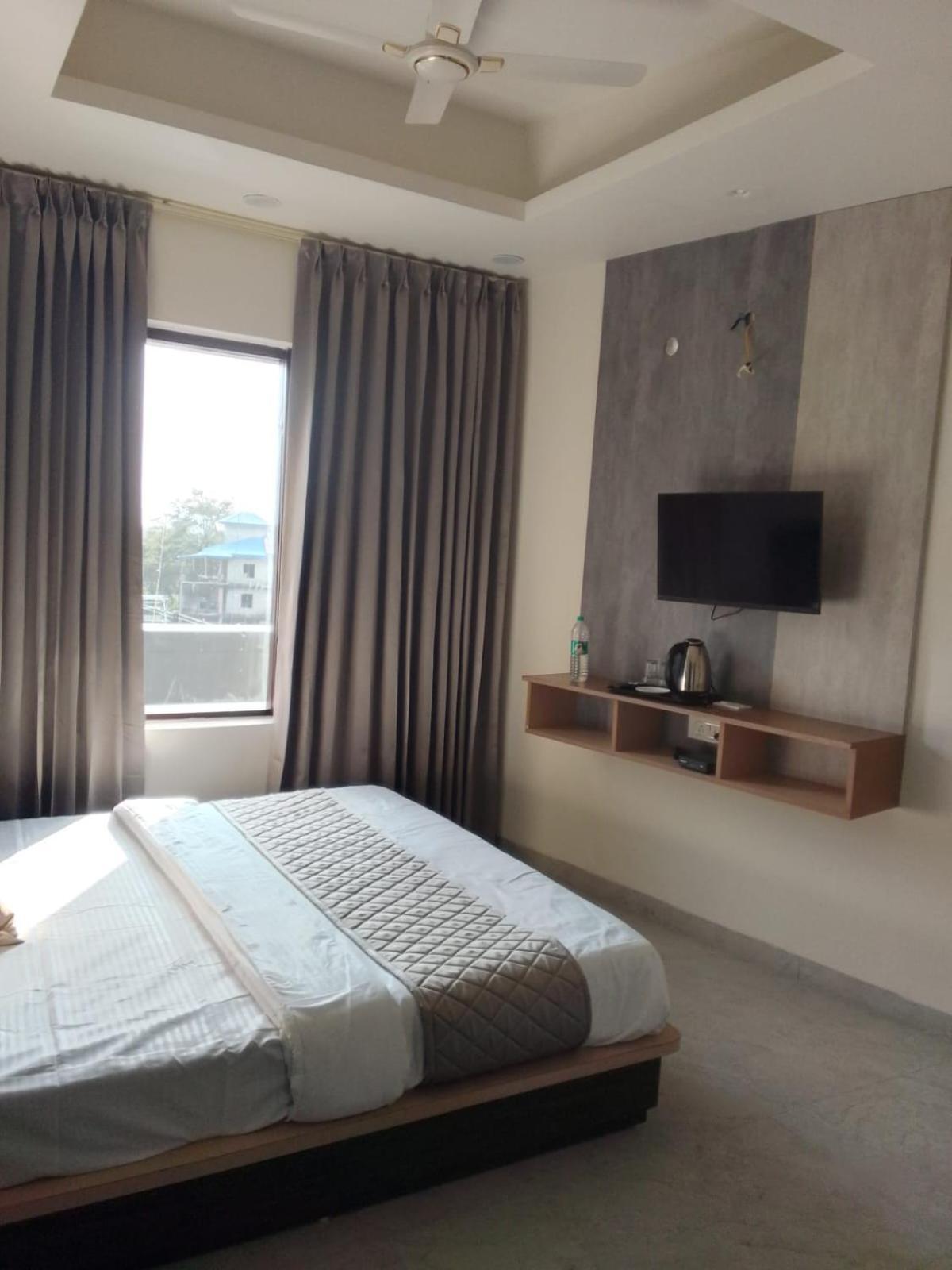The Grand View Hotel Baijnath Ngoại thất bức ảnh