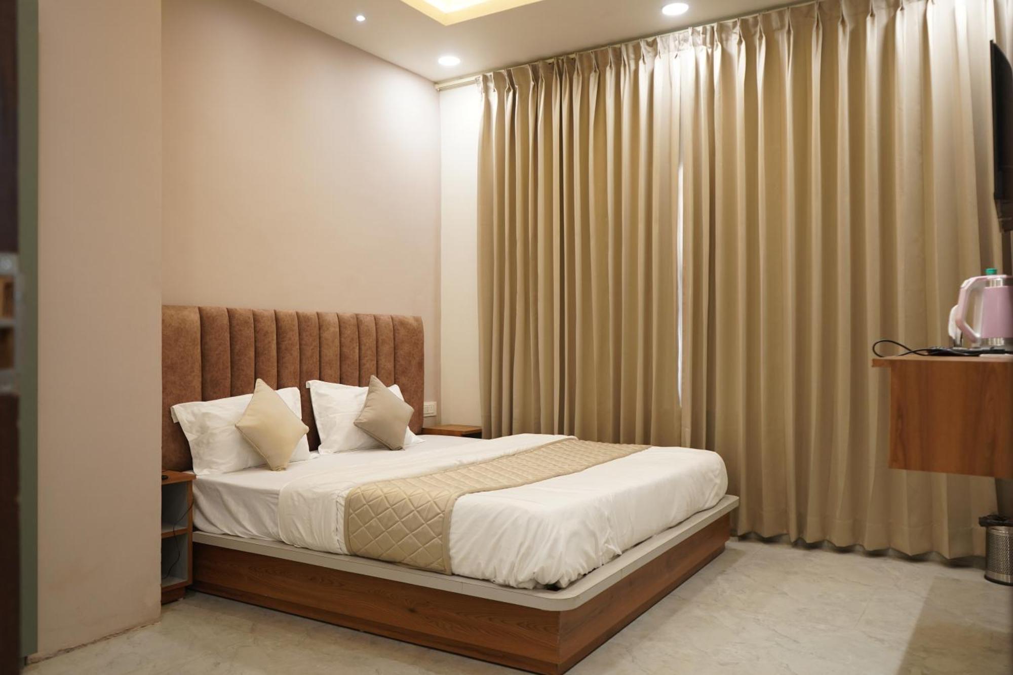 The Grand View Hotel Baijnath Ngoại thất bức ảnh