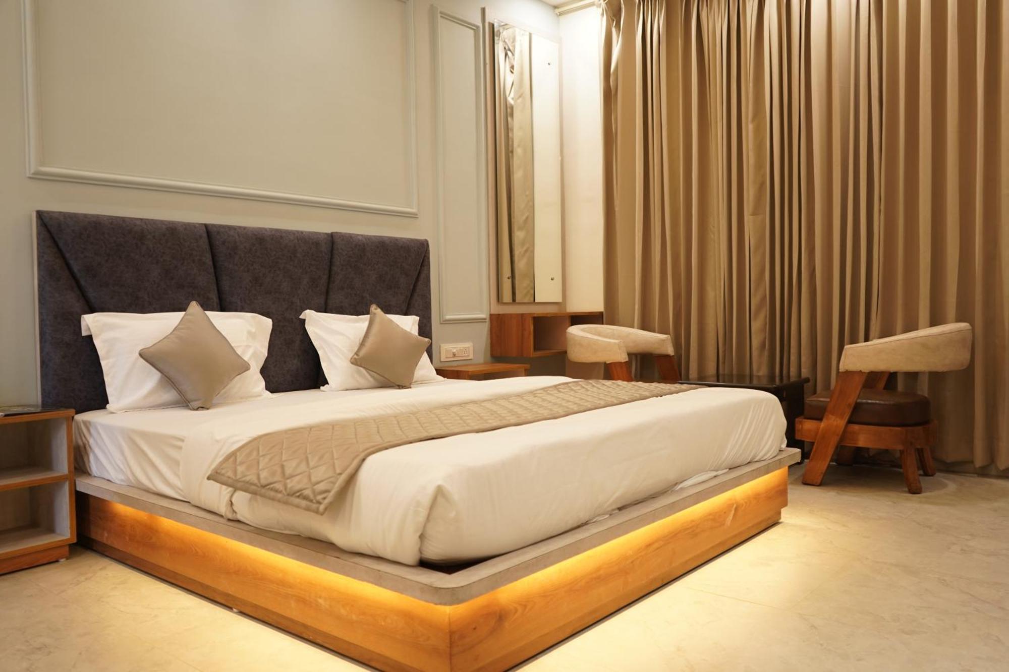 The Grand View Hotel Baijnath Ngoại thất bức ảnh