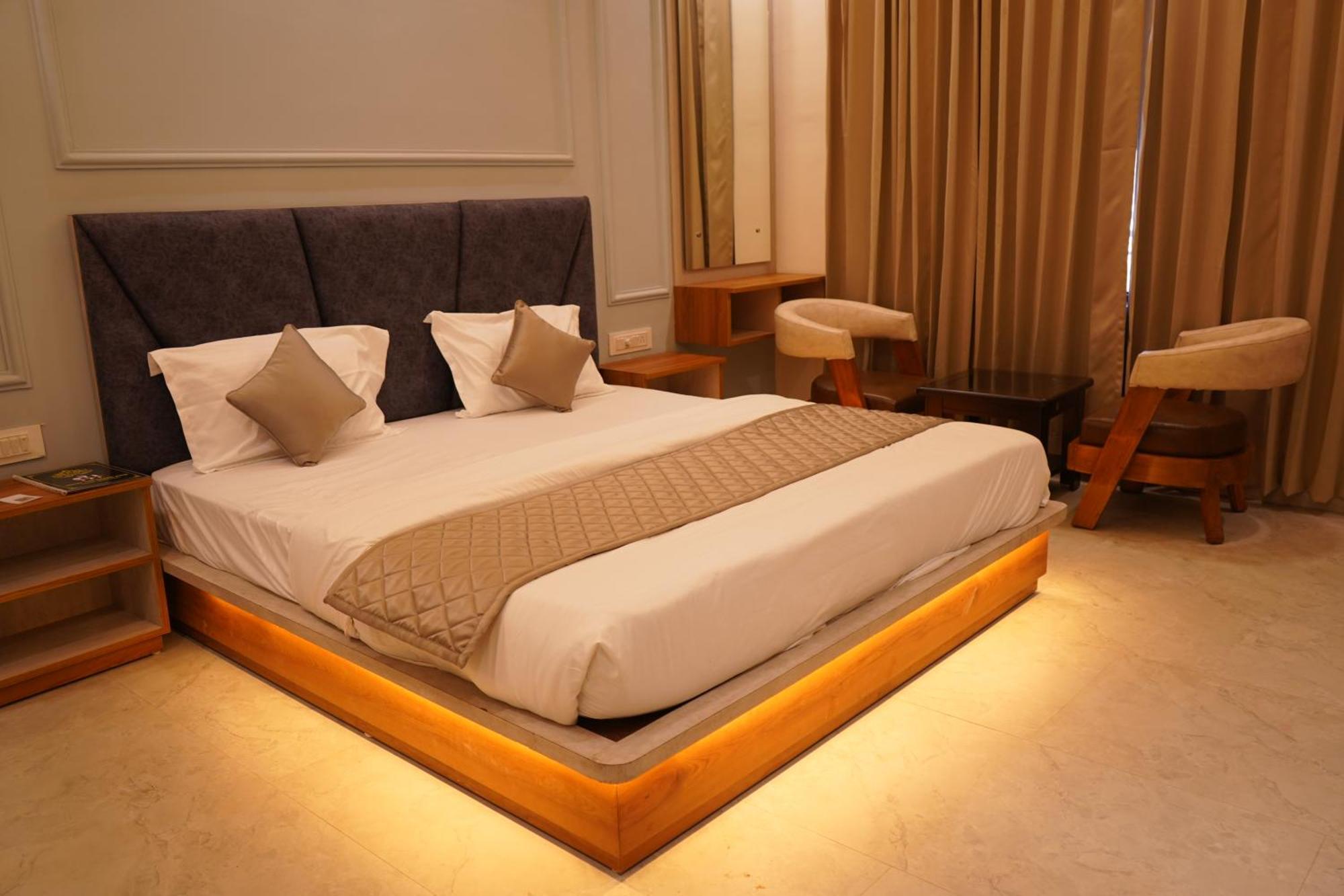 The Grand View Hotel Baijnath Ngoại thất bức ảnh