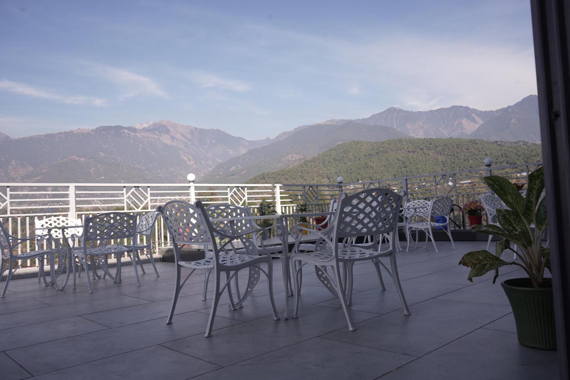 The Grand View Hotel Baijnath Ngoại thất bức ảnh