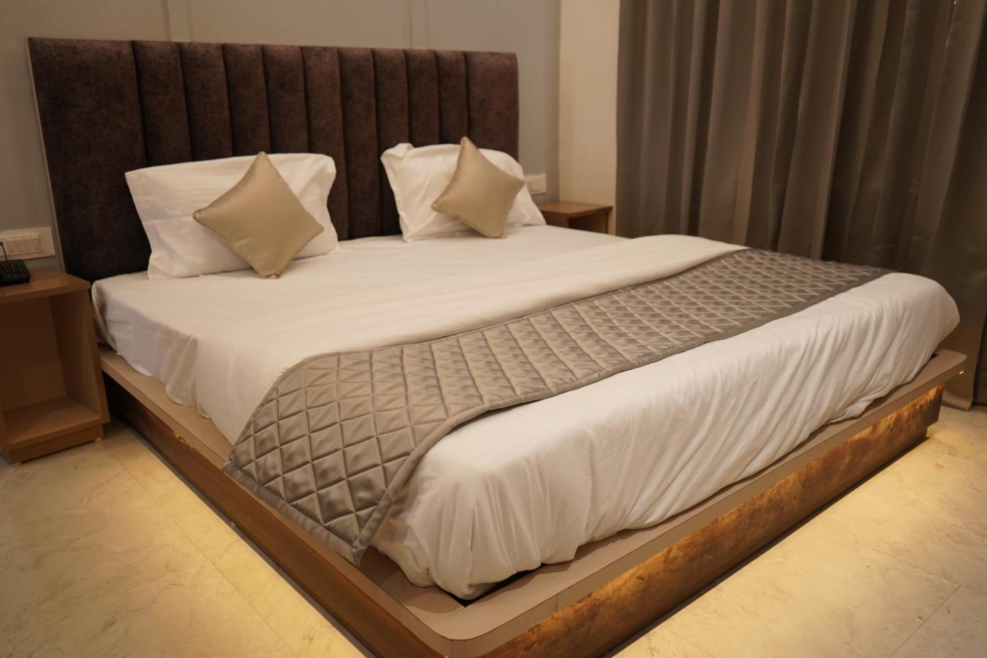 The Grand View Hotel Baijnath Ngoại thất bức ảnh